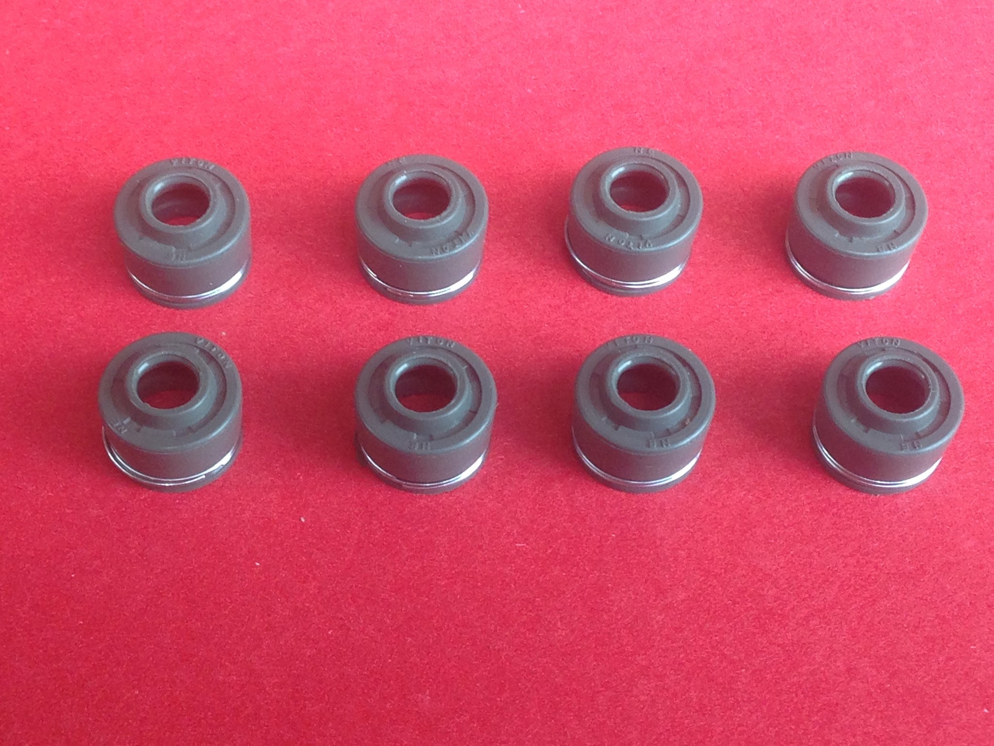 Honda CB650 Valve Guide Seals x 8pc 1979 1980 1981 1982 1983 12209-333-005