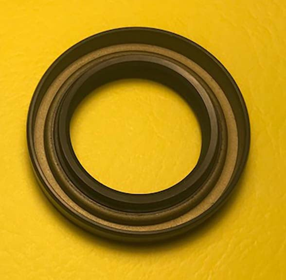 Yamaha Crank Case Shaft Oil Seal ( Right ) 93103-40058 DT250 MX250 MX360 R5 DS7 TD3 TZ350