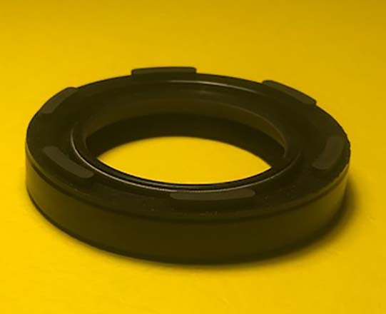 Yamaha Crank Case Shaft Oil Seal ( Right ) 93103-40058 DT250 MX250 MX360 R5 DS7 TD3 TZ350